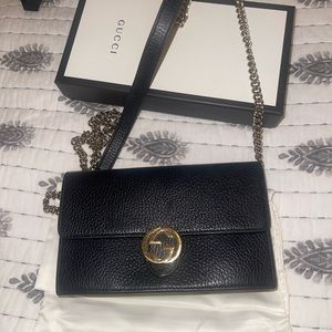Gucci wallet on chain